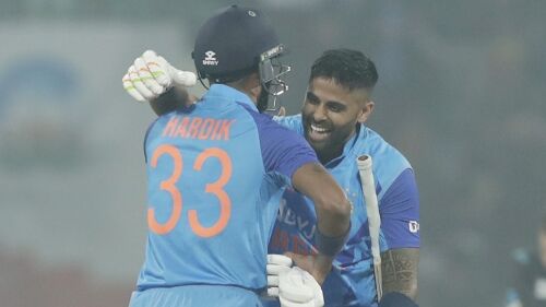 2nd T20I: India survive spin scare to beat New Zealand by 6 wickets, level series 1-1 Image