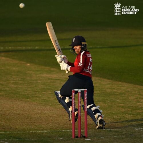 England Women’s central contracts for 2021/22 announced; Dunkley in, Gordon misses out Image