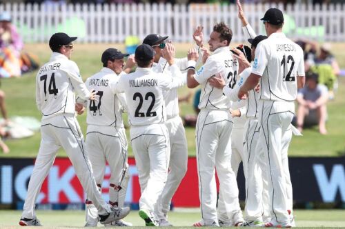 New Zealand stave off resilient Pakistan to win the first Test Image