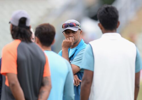 Dravid meets Indian team during training session Image